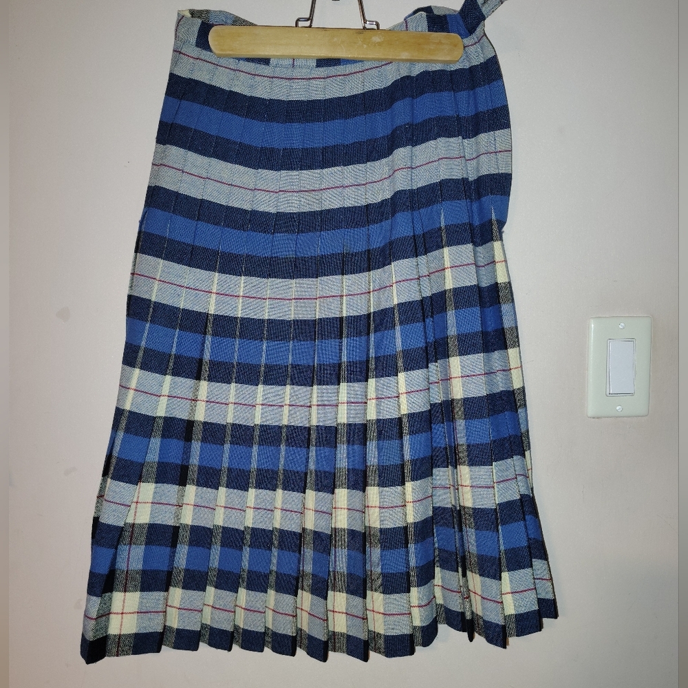 Authentic 1950s Reversible Plaid Skirt | 24” Waist | Circa 1955 | Original Owner - Picture 4 of 8
